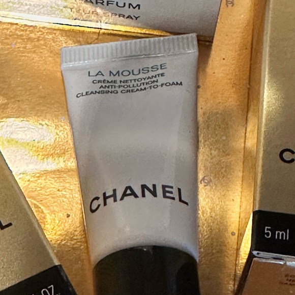 Chanel skin care bundle: 2 Chanel sublimage face, chanel cleanser and Coco M - Picture 3 of 6